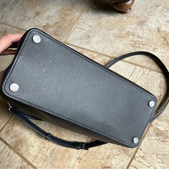 Black used Michael Kors Handbag 👜 - Picture 3 of 13